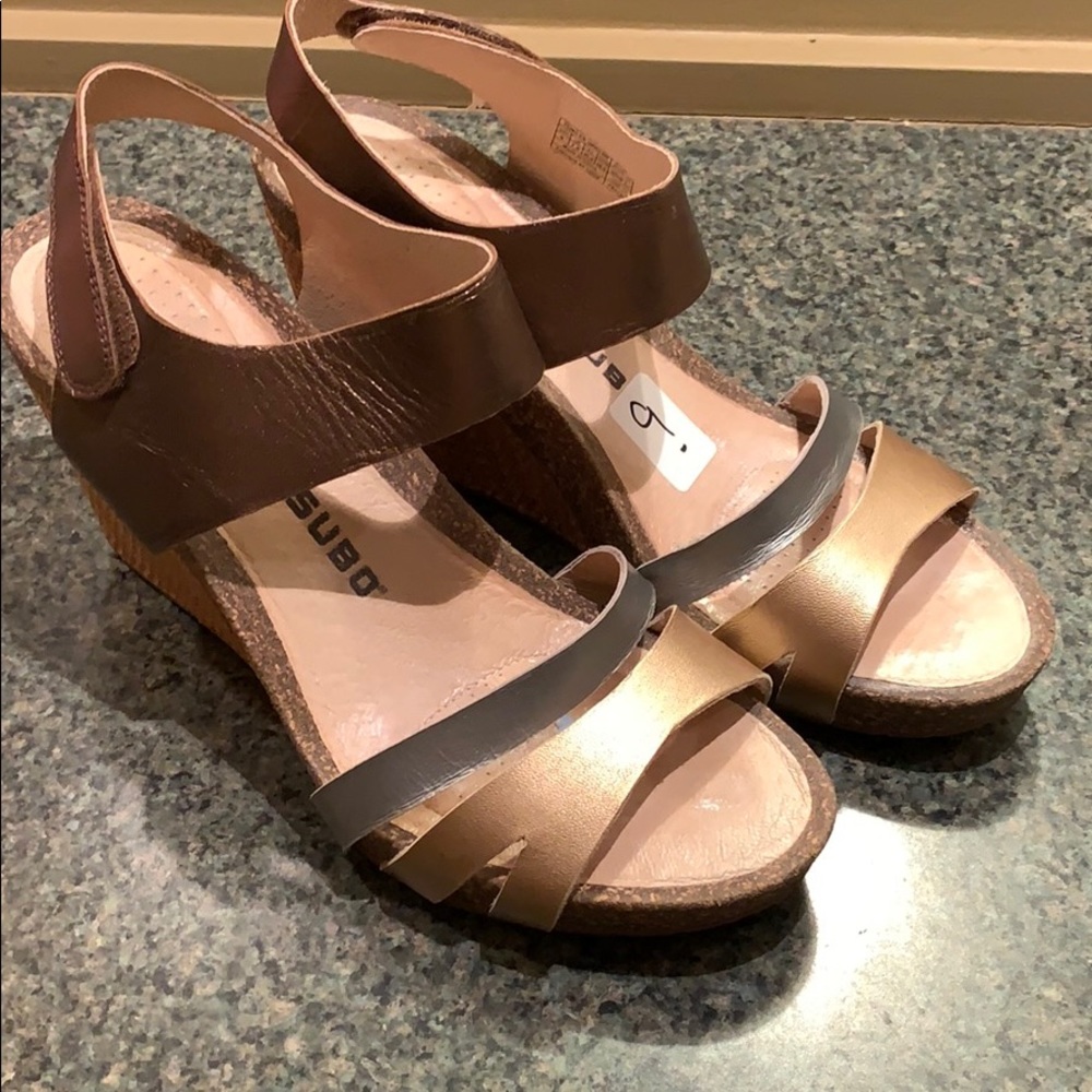 Tsubo wedge sandals